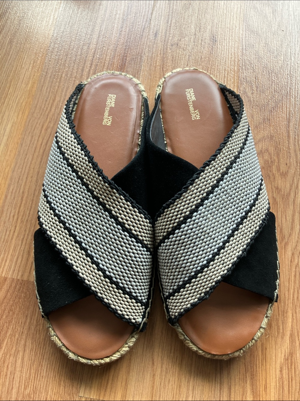 Diane von Furstenberg Black and Cream Woven Crossband Slides